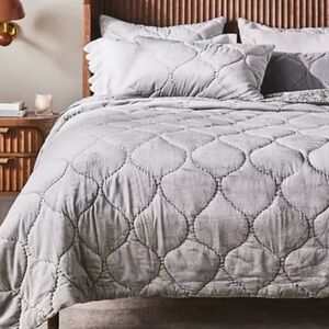 Anthropologie Claire Quilt and Shams Queen Velvet smoke LIKE NEW